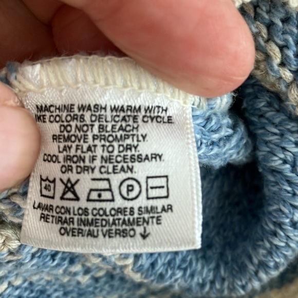 LizWear sweater - Picture 7 of 7